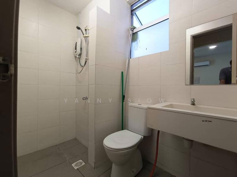 Kediaman Servis untuk Dijual di Platinum Lake PV 21 - Yanny Siow - Bathroom - PropertyGuru.com.my