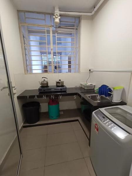 Kediaman Servis untuk Dijual di Platinum Lake PV 21 - Yanny Siow - Kitchen - PropertyGuru.com.my
