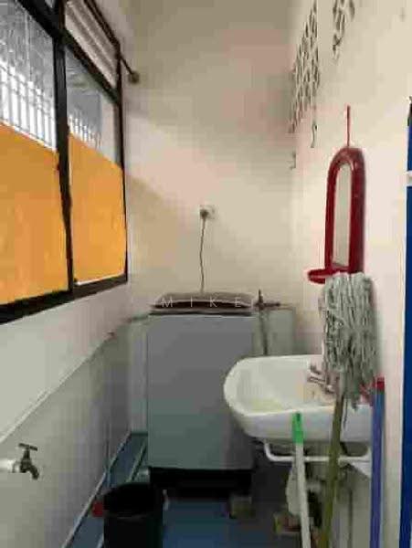 Rumah Flat untuk Disewa di Taman Sri Penawar - Mike Kuar - Bathroom - PropertyGuru.com.my