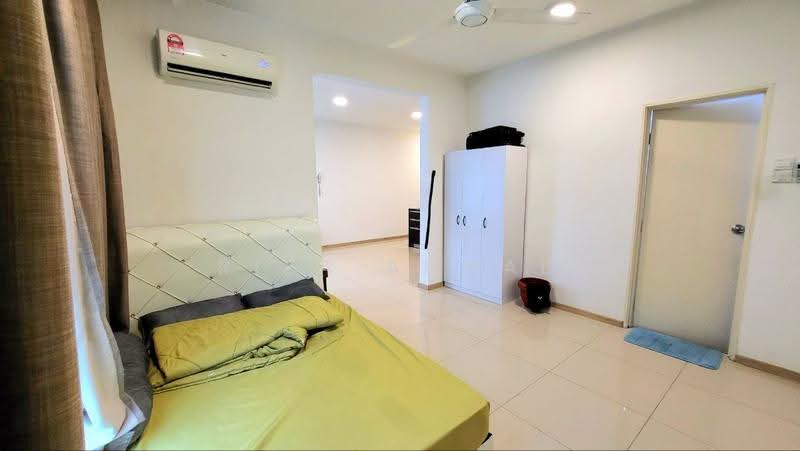 Service Residence for Sale at Vista Alam - Riza Ahmad - Bedroom - PropertyGuru.com.my