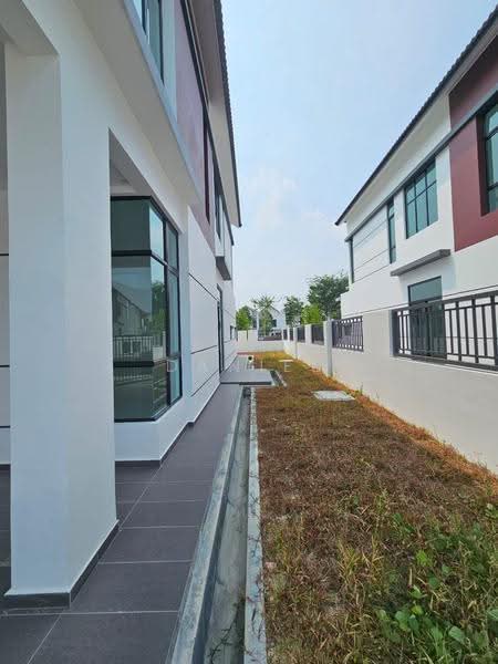 2-storey Terraced House for Sale in Setia Eco Gardens (Gelang Patah) - Daniel Yong - Exterior - PropertyGuru.com.my