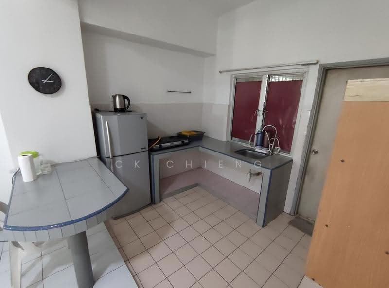 Condominium for Sale at Ridzuan Condominium - CK Chieng - Kitchen - PropertyGuru.com.my