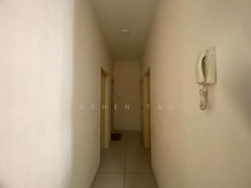 Kediaman Servis untuk Dijual di OUG Parklane - Jashen Tan - Corridor - PropertyGuru.com.my