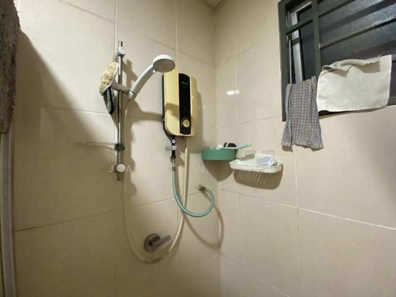 Kediaman Servis untuk Dijual di OUG Parklane - Jashen Tan - Bathroom - PropertyGuru.com.my