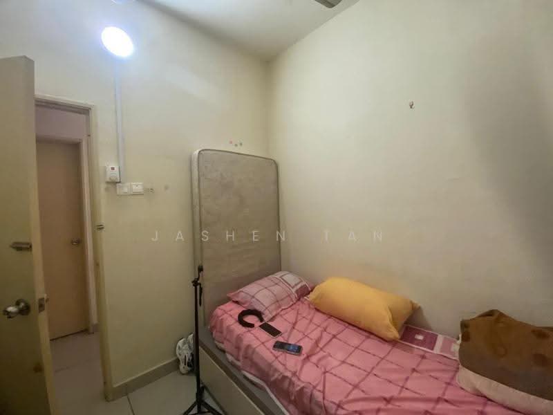 Kediaman Servis untuk Dijual di OUG Parklane - Jashen Tan - Bedroom - PropertyGuru.com.my
