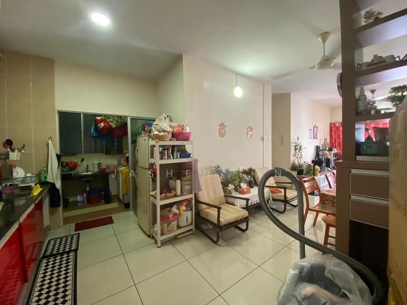 Kediaman Servis untuk Dijual di OUG Parklane - Jashen Tan - Living Room - PropertyGuru.com.my