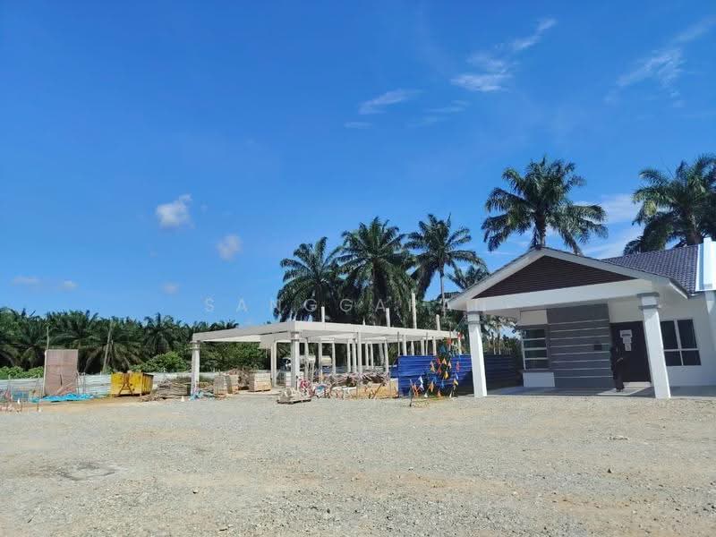 Rumah Berkembar untuk Dijual di Rumah Berkembar Setingkat di Taiping Perak (Taiping) - Sanggaran Muniandy - Exterior - PropertyGuru.com.my