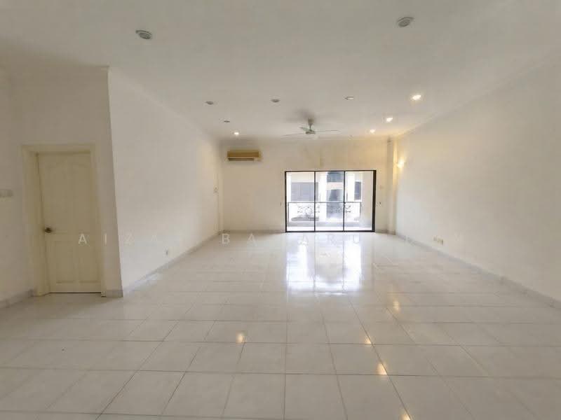 Pangsapuri untuk Disewa di Pangsapuri Villa Bolton - Aizat Baharuddin - Living Room - PropertyGuru.com.my