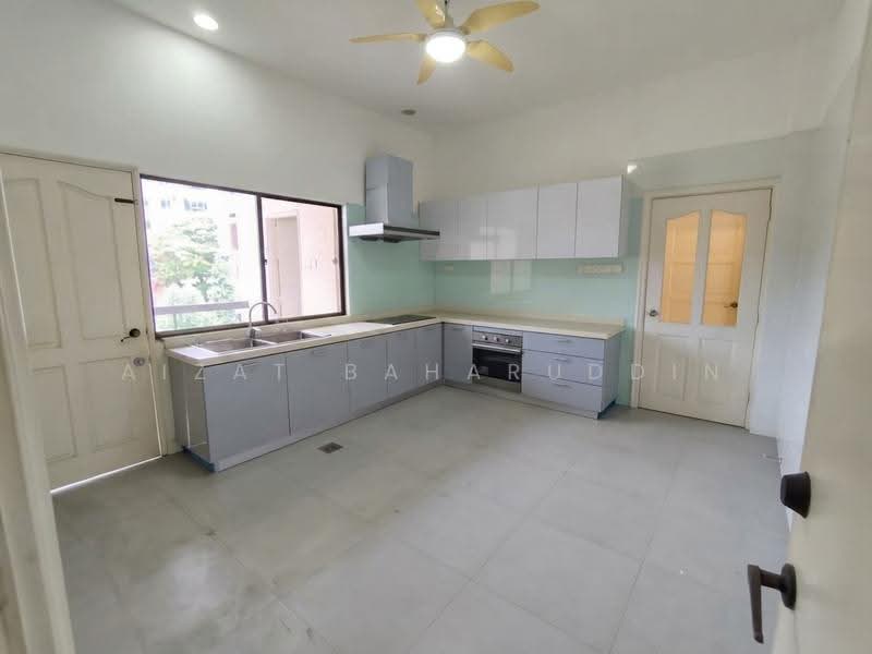 Pangsapuri untuk Disewa di Pangsapuri Villa Bolton - Aizat Baharuddin - Kitchen - PropertyGuru.com.my