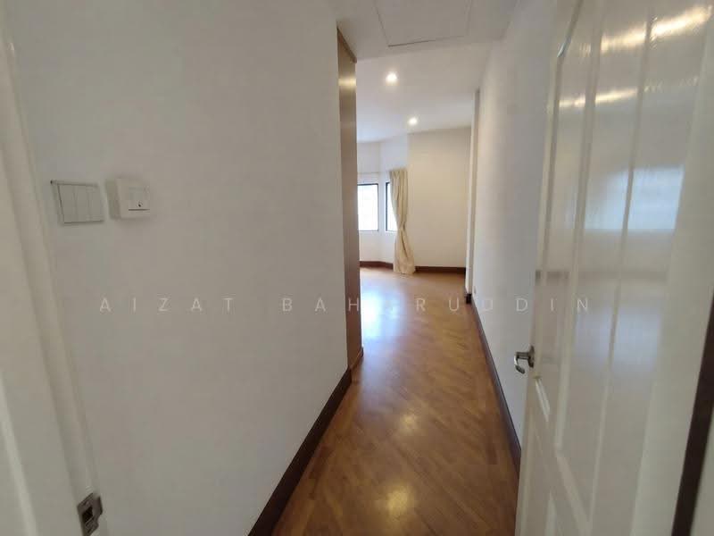 Pangsapuri untuk Disewa di Pangsapuri Villa Bolton - Aizat Baharuddin - Corridor - PropertyGuru.com.my