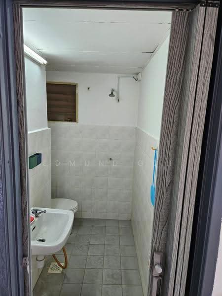 Pangsapuri untuk Dijual di PJS One Apartments - Edmund Goh - Bathroom - PropertyGuru.com.my