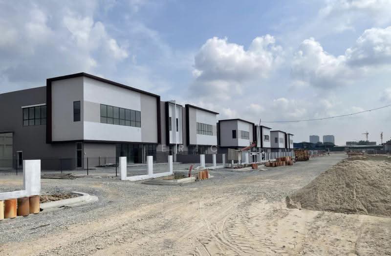 Semi-D Factory for Sale in Taman Perindustrian Air Hitam (Klang) - Eric Tham - Exterior - PropertyGuru.com.my