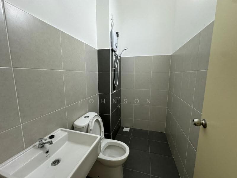 Rumah Teres 1-Tingkat untuk Disewa di Kulai (Johor) - Johnson Chen - Bathroom - PropertyGuru.com.my