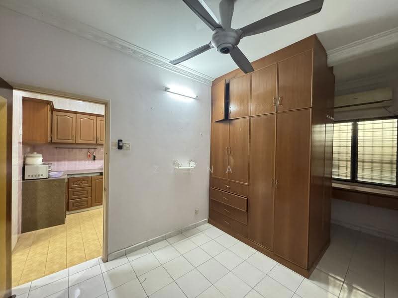 Rumah Teres untuk Disewa di Taman Klang Utama (Kapar) - Zaena Ng - Kitchen - PropertyGuru.com.my