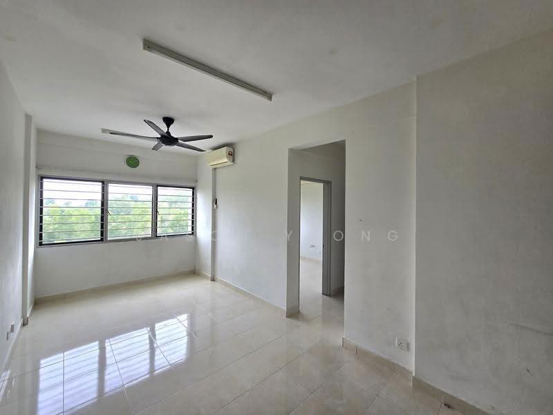 Pangsapuri untuk Dijual di Suria Ixora - Jason Yeong - Living Room - PropertyGuru.com.my