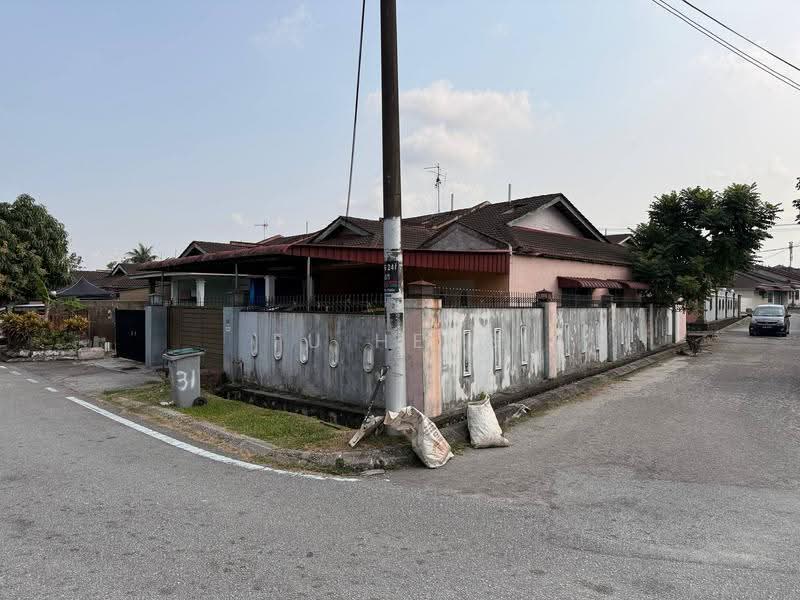 1-storey Terraced House for Sale in Taman Kota Masai (Pasir Gudang) - Fu Heng Chong - Exterior - PropertyGuru.com.my
