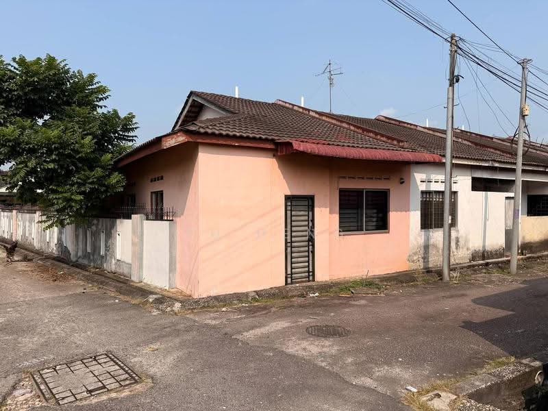 1-storey Terraced House for Sale in Taman Kota Masai (Pasir Gudang) - Fu Heng Chong - Exterior - PropertyGuru.com.my