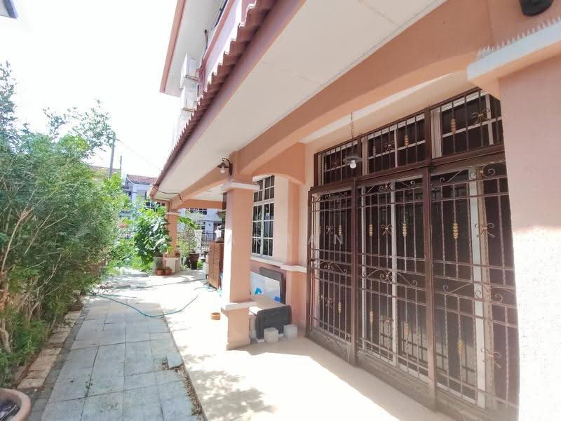 Rumah Berkembar untuk Dijual di Taman Cheng Setia (Cheng) - Carman Lua - Exterior - PropertyGuru.com.my