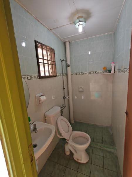 Rumah Teres 2-Tingkat untuk Disewa di Taman Putra Prima (Puchong) - Ker KK - Bathroom - PropertyGuru.com.my