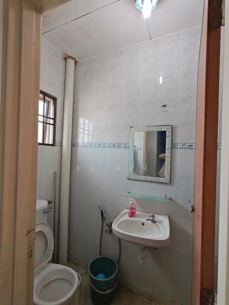 Rumah Teres 2-Tingkat untuk Disewa di Taman Putra Prima (Puchong) - Ker KK - Bathroom - PropertyGuru.com.my