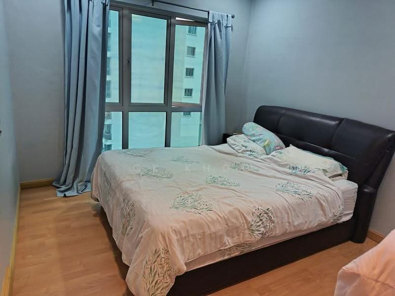 Kediaman Servis untuk Dijual di Kuchai Avenue - CK Khoo - Bedroom - PropertyGuru.com.my