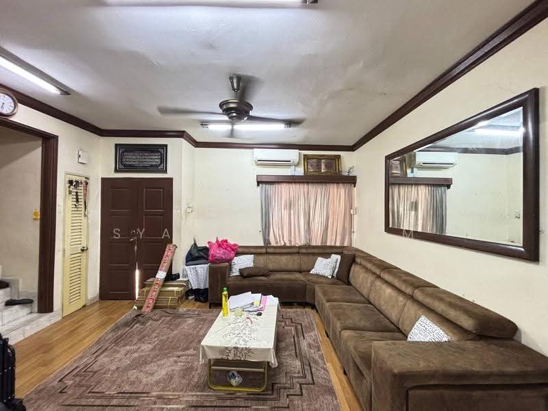 Rumah Teres 2-Tingkat untuk Dijual di Shah Alam (Selangor) - Syamsul Ilham - Living Room - PropertyGuru.com.my