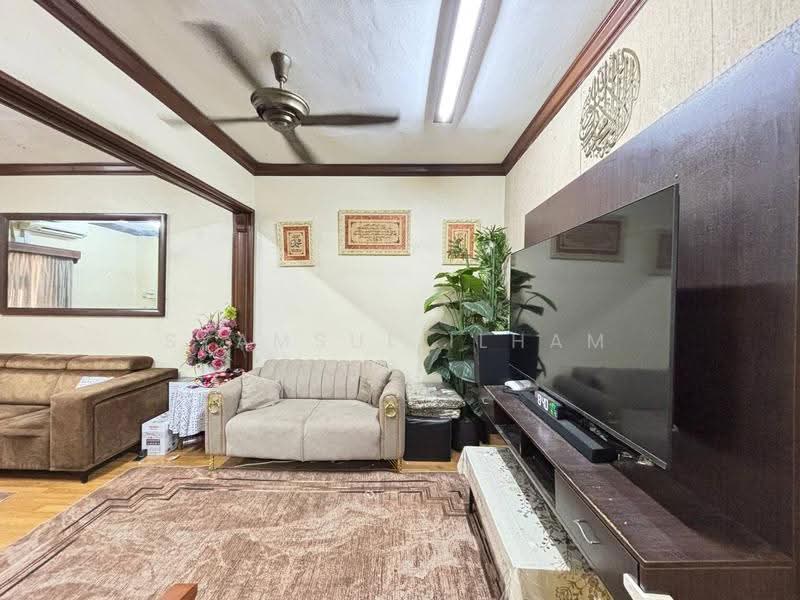 Rumah Teres 2-Tingkat untuk Dijual di Shah Alam (Selangor) - Syamsul Ilham - Living Room - PropertyGuru.com.my