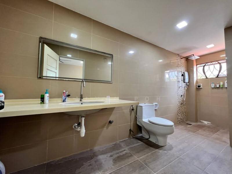 Rumah Teres 2-Tingkat untuk Dijual di Bangsar (Kuala Lumpur) - Calvin Poh - Bathroom - PropertyGuru.com.my