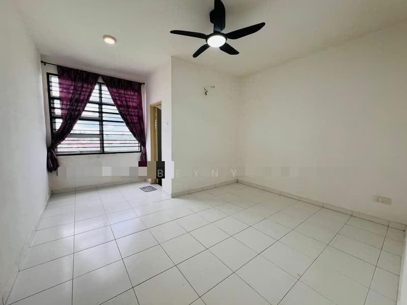 Condominium for Sale at Scott Towers @ Larkin JB - Beyny Gan - Living Room - PropertyGuru.com.my