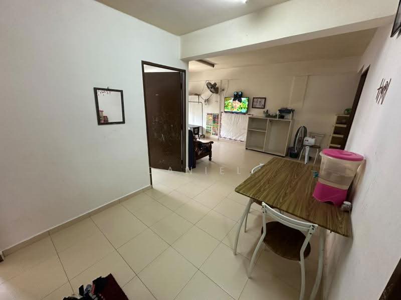 Rumah Flat untuk Dijual di Sri Lanang - Daniel Yong - Living Room - PropertyGuru.com.my