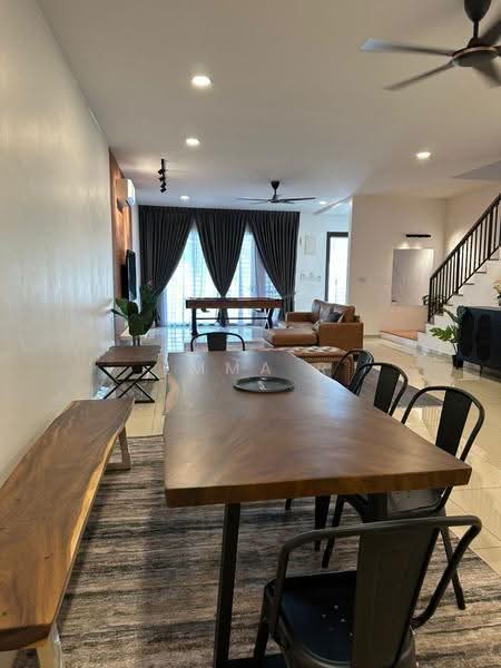 Rumah Teres untuk Dijual di Seremban (Negeri Sembilan) - Emma R - Living Room - PropertyGuru.com.my