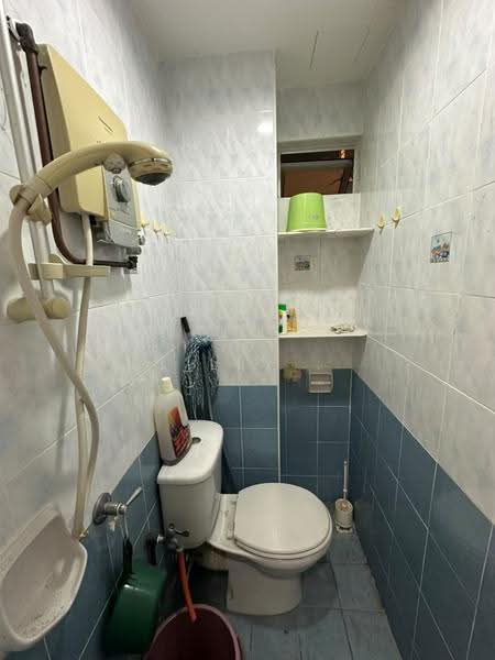Apartment for Rent at University Place (Plaza Ivory) - Lilly . - Bathroom - PropertyGuru.com.my