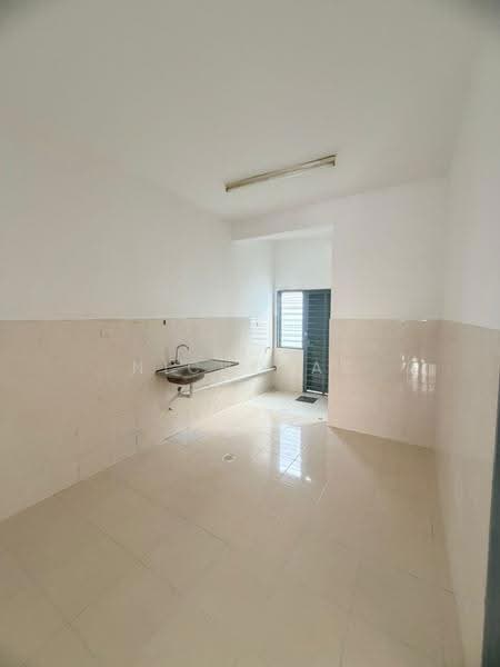 2-storey Terraced House for Sale in Semenyih (Selangor) - Nicholas Lim - Kitchen - PropertyGuru.com.my
