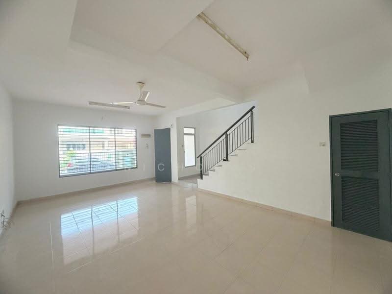 2-storey Terraced House for Sale in Semenyih (Selangor) - Nicholas Lim - Living Room - PropertyGuru.com.my