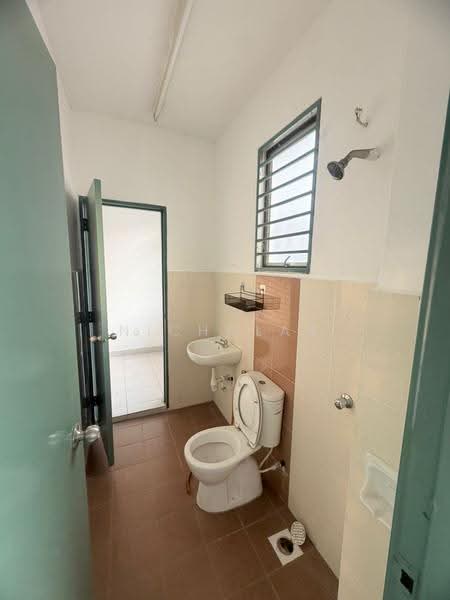 2-storey Terraced House for Sale in Semenyih (Selangor) - Nicholas Lim - Bathroom - PropertyGuru.com.my