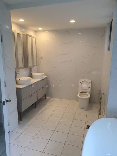 Kondominium untuk Disewa di Bayu Angkasa - Calvin Poh - Bathroom - PropertyGuru.com.my