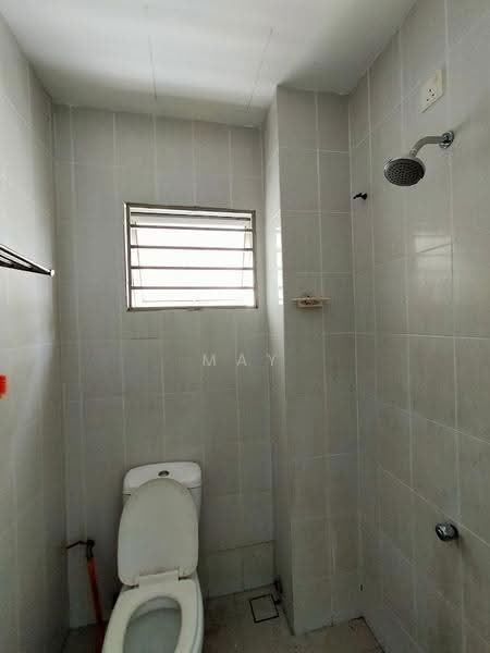 Apartment for Sale at Taman Tropika 2 - May Tai - Bathroom - PropertyGuru.com.my