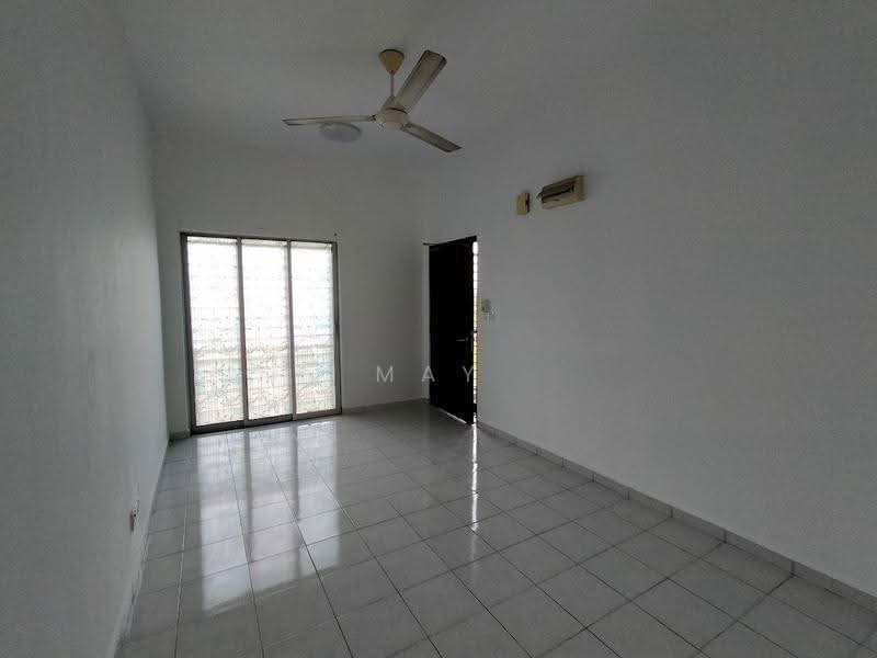 Apartment for Sale at Taman Tropika 2 - May Tai - Living Room - PropertyGuru.com.my