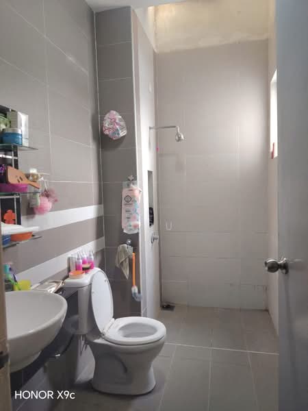 Rumah Teres 2-Tingkat untuk Dijual di Taman Seri Austin (Tebrau) - Abu Mansur - Bathroom - PropertyGuru.com.my