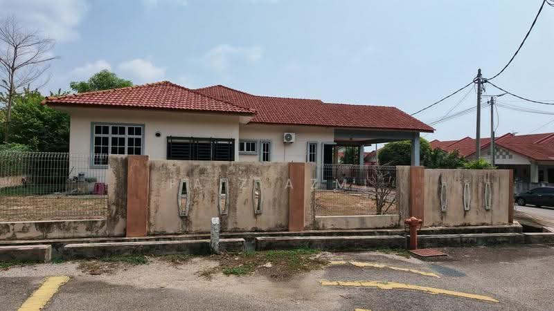Semi-Detached House for Sale in Kuantan (Pahang) - Faiz Azmi - Exterior - PropertyGuru.com.my