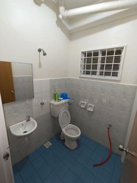 Pangsapuri untuk Dijual di Apartment Sri Ara - Edmund Goh - Bathroom - PropertyGuru.com.my