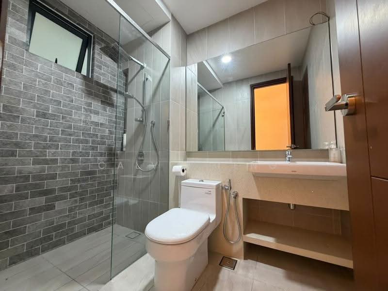 Condominium for Sale at Queens Residences Q1 @ Queens Waterfront - Calvin Teng - Bathroom - PropertyGuru.com.my
