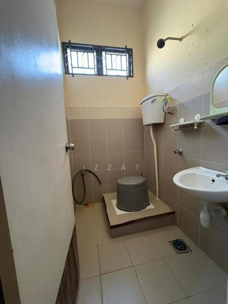 Semi-Detached House for Sale in Kuantan (Pahang) - Izzat Azman - Bathroom - PropertyGuru.com.my