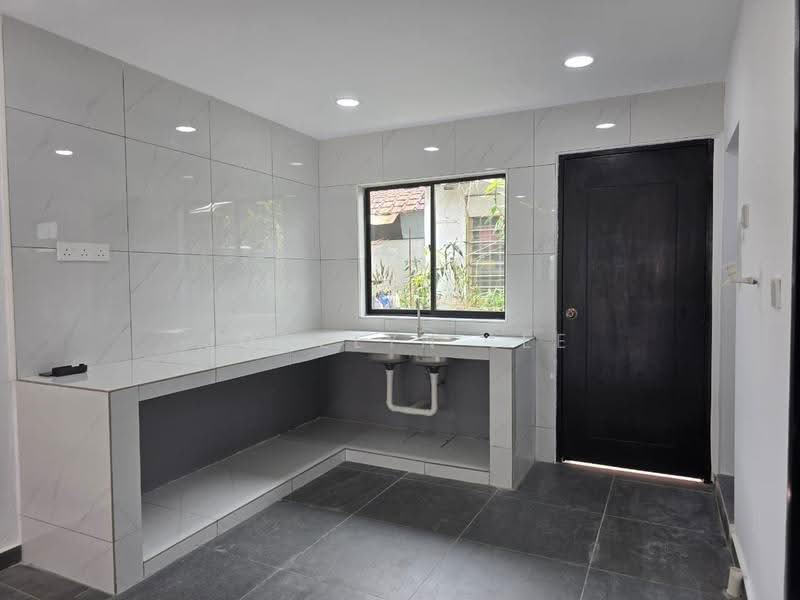 Rumah Teres 1-Tingkat untuk Dijual di Taman Universiti (Skudai) - Jocelyn Lee - Kitchen - PropertyGuru.com.my