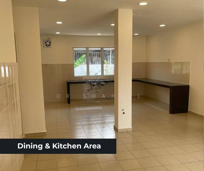 1-storey Terraced House for Sale in Bandar Saujana Putra (Tanjong Duabelas) - Dr Shahril Nizam - Kitchen - PropertyGuru.com.my