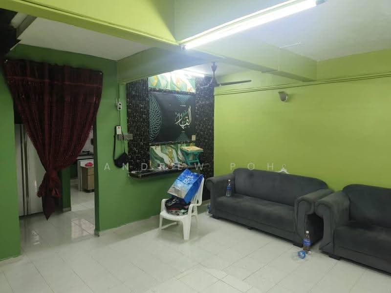 2-storey Terraced House for Sale in Taman Sri Muda (Shah Alam) - Andrew Poh - Living Room - PropertyGuru.com.my