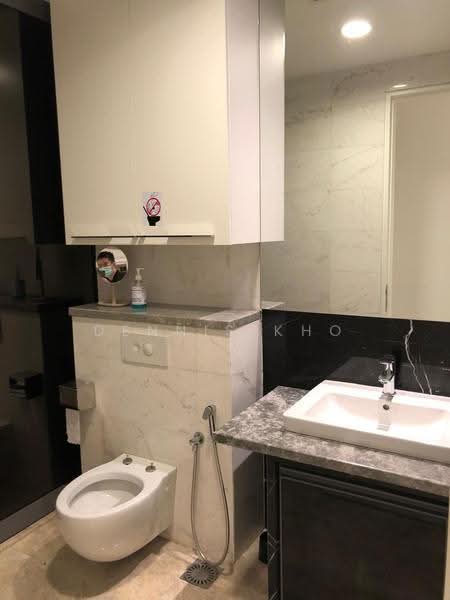 Service Residence for Rent at The Face Suites (Platinum Suites) - Dennis Kho - Bathroom - PropertyGuru.com.my