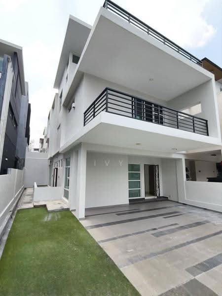 Rumah Kluster untuk Dijual di Taman Mount Austin (Tebrau) - Ivy Low - Exterior - PropertyGuru.com.my