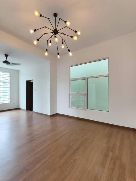 Rumah Kluster untuk Dijual di Taman Mount Austin (Tebrau) - Ivy Low - Living Room - PropertyGuru.com.my