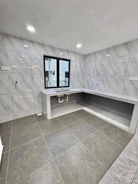 Rumah Teres 2-Tingkat untuk Dijual di Permas Jaya (Johor Bahru) - Ivy Low - Kitchen - PropertyGuru.com.my